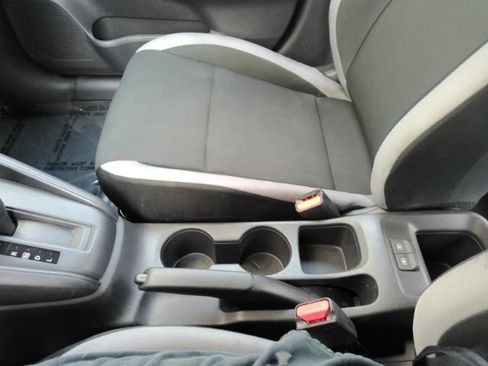 Used 2025 Nissan Versa S FWD image 35