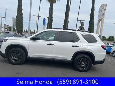 Certified 2024 Honda Pilot TrailSport image 2