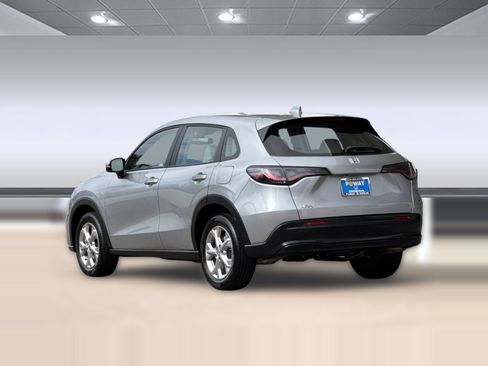 Used 2023 Honda HR-V LX image 3