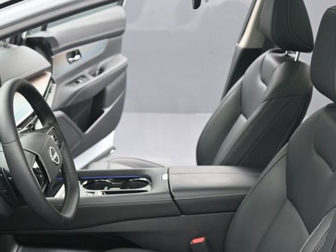 Certified 2025 Nissan Murano SL image 19