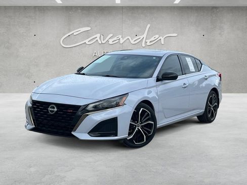Certified 2024 Nissan Altima 2.5 SR w/ SR Premium Package FWD image 1