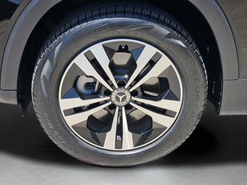 Certified 2025 Mercedes-Benz GLB 250 4MATIC image 28