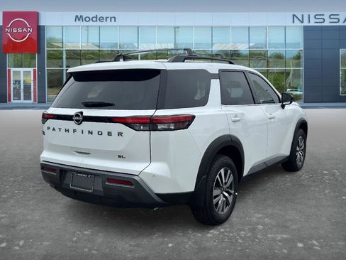 New 2026 Nissan Pathfinder SL image 5
