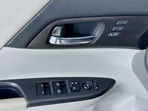 Used 2014 Honda Accord EX-L image 21