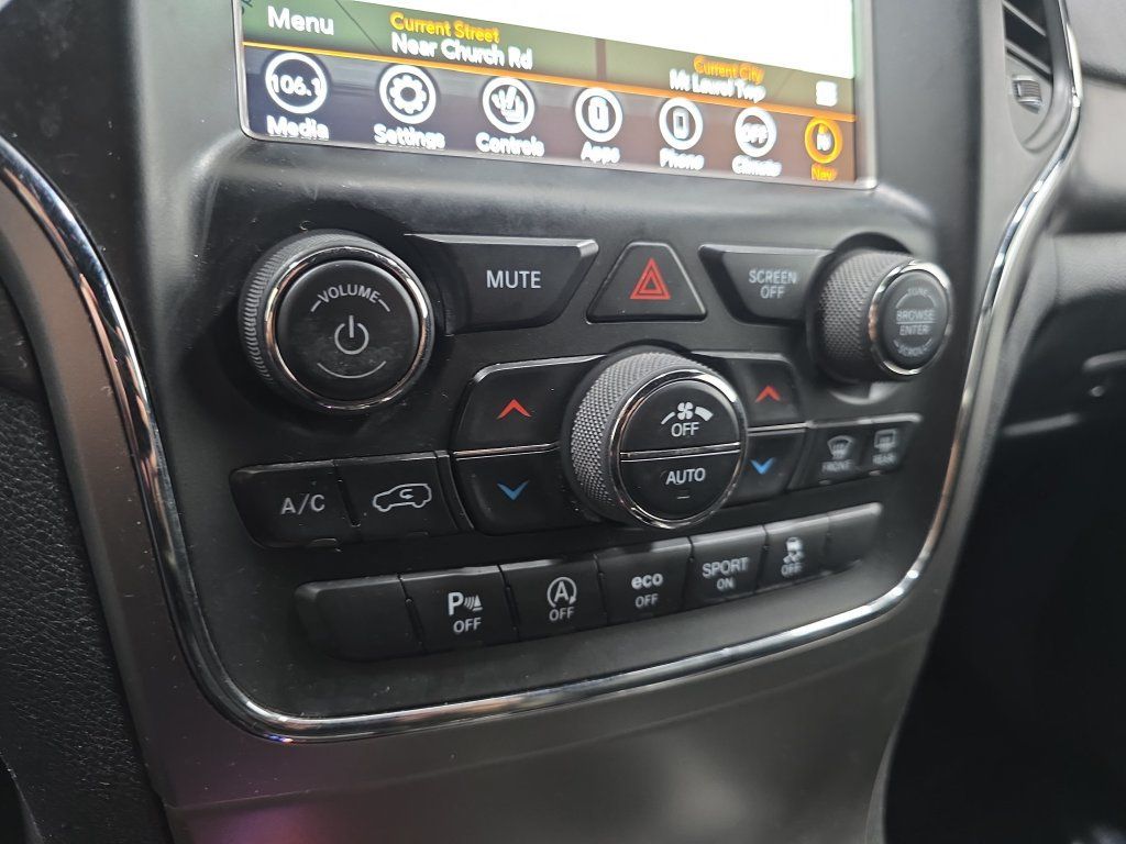 Used 2018 Jeep Grand Cherokee Altitude AWD/4WD image 23