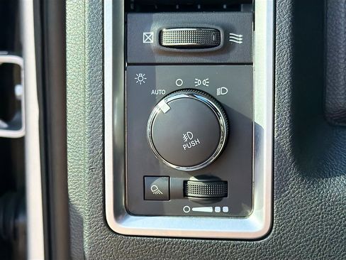 Used 2016 RAM 1500 Limited image 29