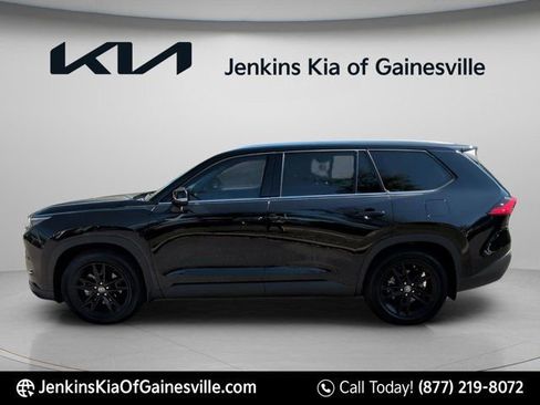 Used 2024 Toyota Grand Highlander Limited image 9