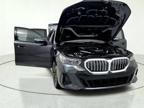 Used 2026 BMW 530i w/ M Sport Package RWD image 12