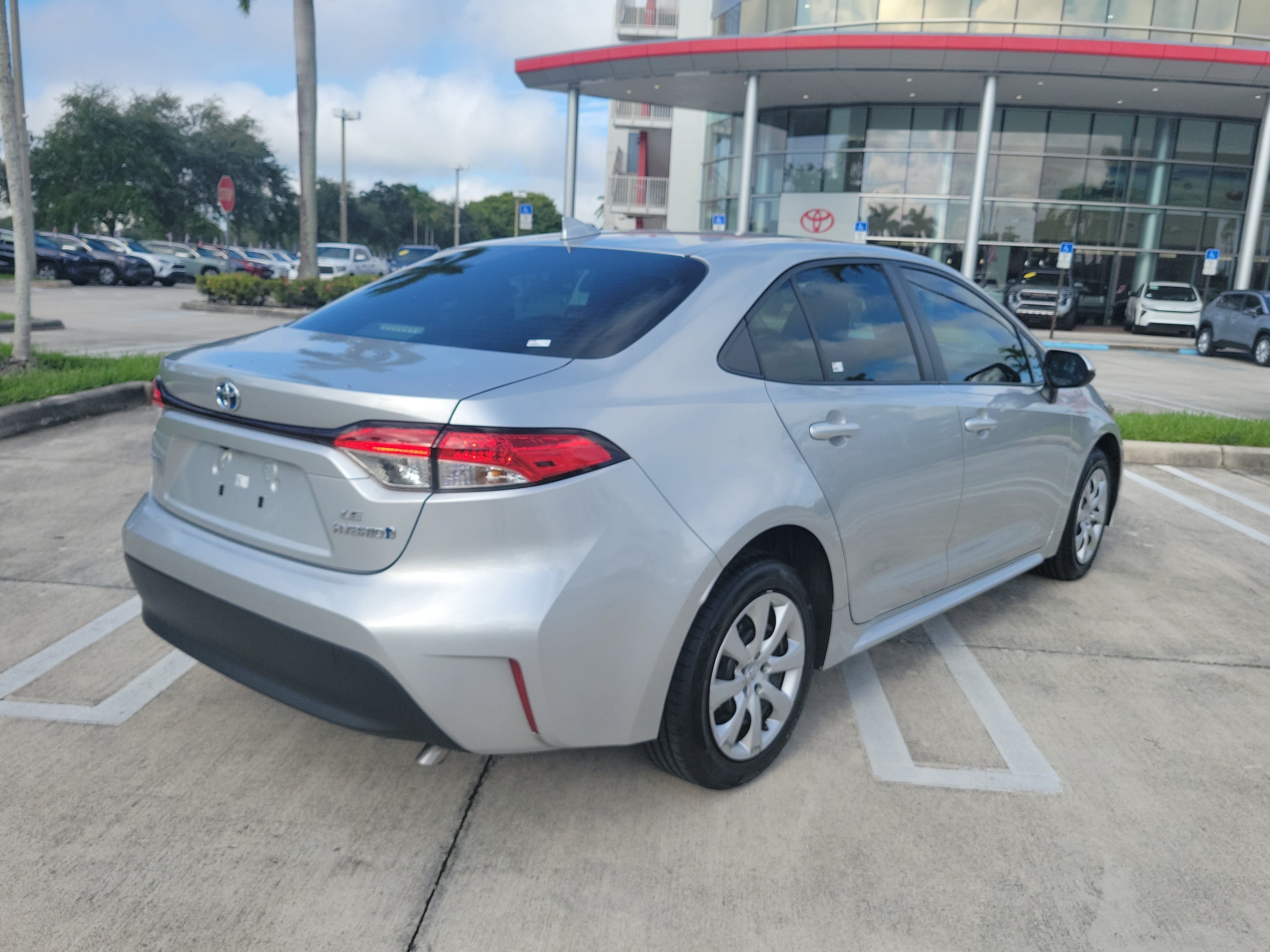 Certified 2024 Toyota Corolla LE FWD image 7
