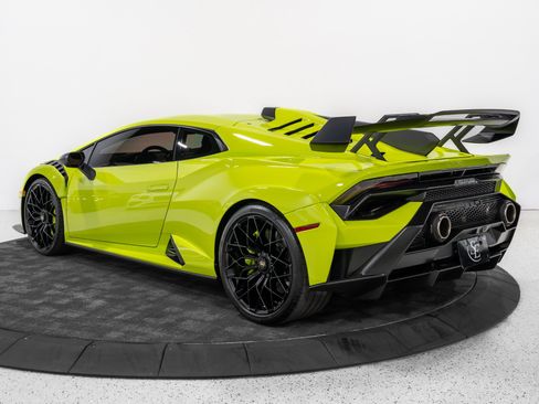 Used 2023 Lamborghini Huracan STO RWD image 4