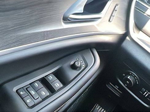 New 2025 Jeep Grand Cherokee L Limited w/ Luxury Tech Group II image 36