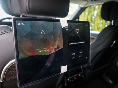 Used 2025 Land Rover Range Rover Autobiography image 31