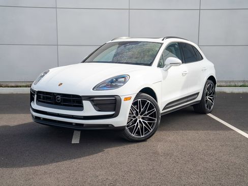 New 2026 Porsche Macan image 1
