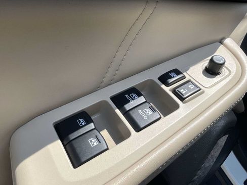 Used 2018 Subaru Outback 2.5i Limited AWD/4WD image 13