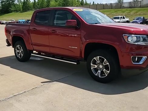Used 2018 Chevrolet Colorado Z71 AWD/4WD image 2