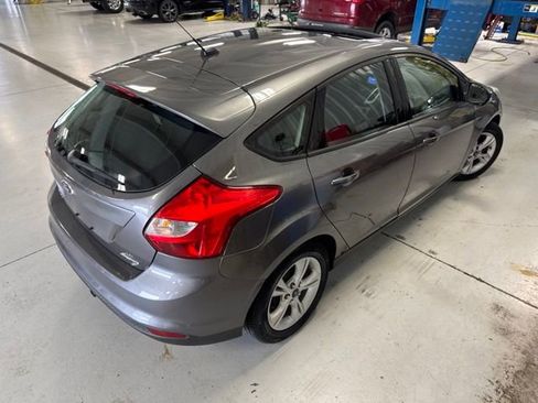 Used 2014 Ford Focus SE w/ SE Winter Package FWD image 16