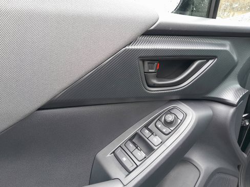 Certified 2025 Subaru Crosstrek 2.0i Premium image 10