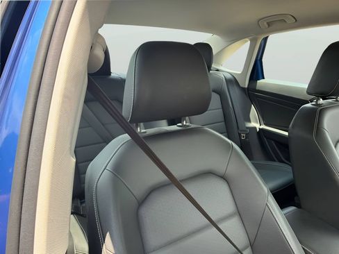Used 2024 Volkswagen Jetta SE FWD image 17