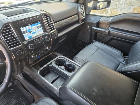 Used 2017 Ford F350 Lariat w/ Lariat Ultimate Package AWD/4WD image 13