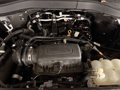 Used 2021 Ford Explorer XLT w/ Equipment Group 202A image 20