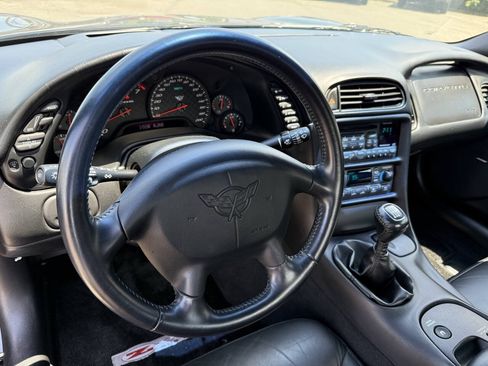 Used 2004 Chevrolet Corvette Z06 w/ Memory Package RWD image 13