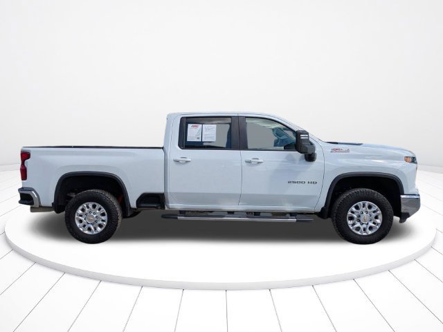 Used 2024 Chevrolet Silverado 2500 LT AWD/4WD image 3