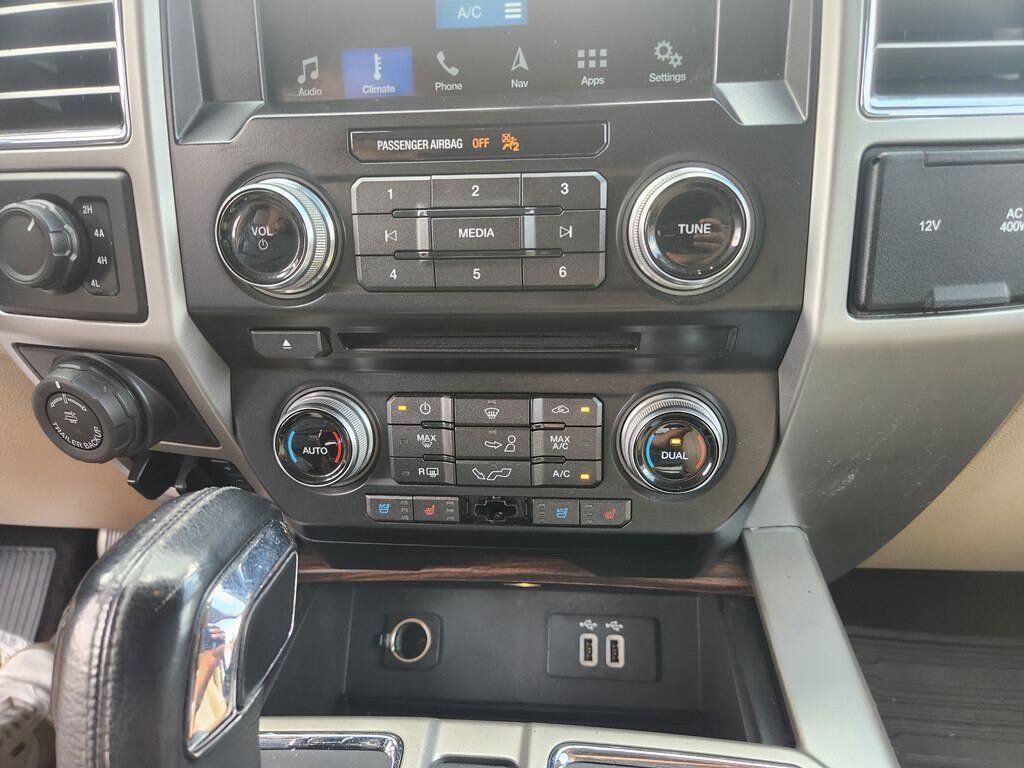 Used 2016 Ford F150 Lariat w/ Equipment Group 502A Luxury AWD/4WD image 20