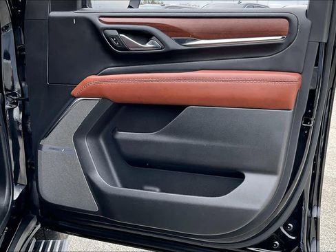 Used 2023 GMC Yukon Denali Ultimate image 20