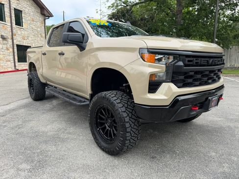 Used 2022 Chevrolet Silverado 1500 Custom Trail Boss w/ LPO, Dark Essentials Package AWD/4WD image 3