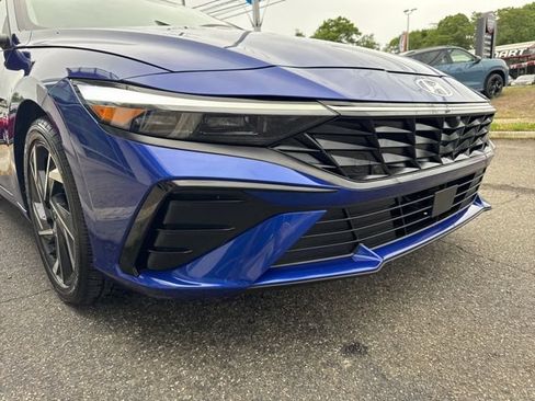 Used 2024 Hyundai Elantra Limited FWD image 28