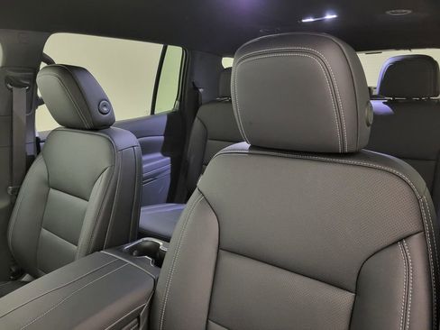 New 2026 Chevrolet Traverse LT w/ Driver Confidence Package FWD image 29