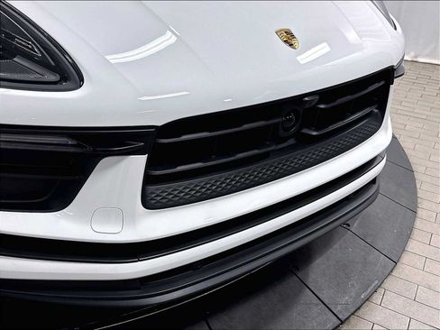 Used 2026 Porsche Macan AWD/4WD image 31