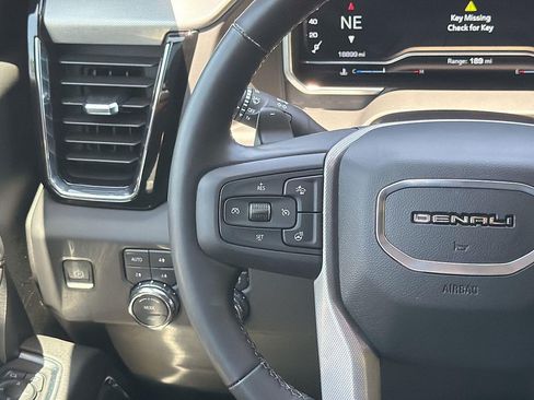 Used 2023 GMC Sierra 1500 Denali w/ Denali Reserve Package AWD/4WD image 9