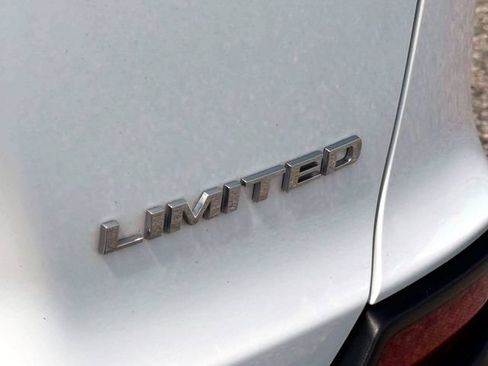 Certified 2022 Jeep Cherokee Limited AWD/4WD image 10