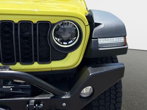 Used 2024 Jeep Wrangler Unlimited Rubicon 4xe w/ Convenience Group AWD/4WD image 11