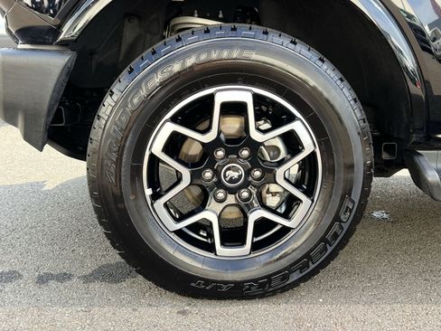 Used 2025 Ford Bronco Outer Banks AWD/4WD image 11