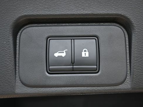 Used 2024 Nissan Rogue SL w/ SL Premium Package image 17