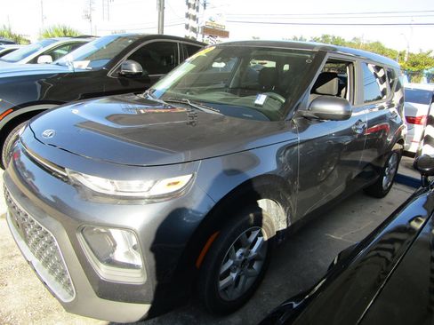 Used 2020 Kia Soul S image 1