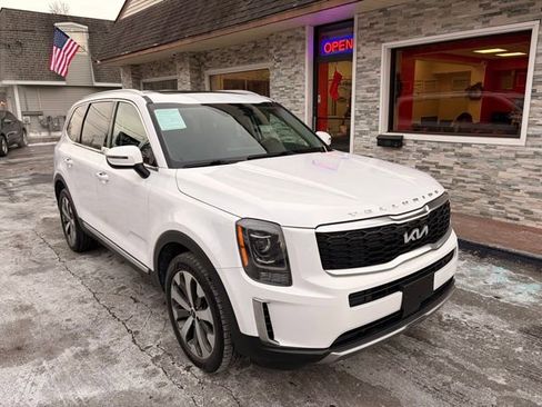 Used 2022 Kia Telluride S image 3