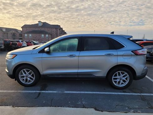 Used 2021 Ford Edge SEL image 4