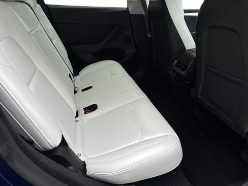 Used 2024 Tesla Model Y Long Range AWD/4WD image 39