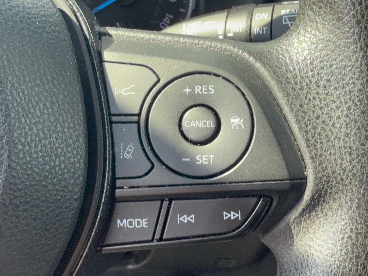 Used 2021 Toyota RAV4 XLE w/ Convenience Package AWD/4WD image 19