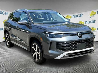 New 2025 Volkswagen Tiguan SE