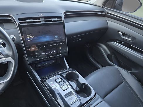 Certified 2023 Hyundai Tucson Limited w/ Winter Package image 31