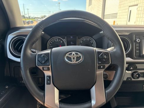 Used 2016 Toyota Tacoma SR5 w/ Towing Package image 15