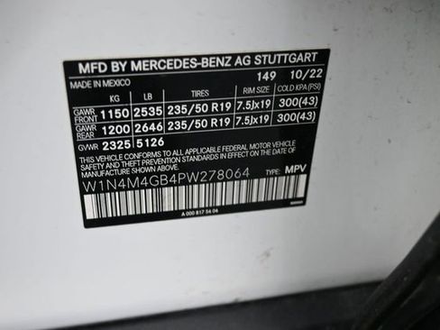 Used 2023 Mercedes-Benz GLB 250 w/ Premium Package image 18