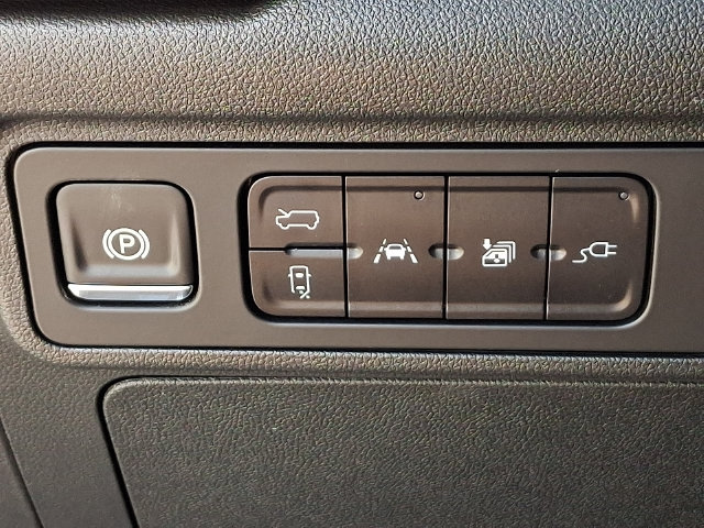Used 2025 GMC Hummer EV 3X AWD/4WD image 9