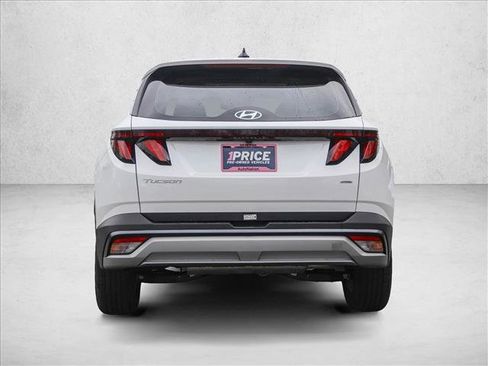 Certified 2025 Hyundai Tucson SE image 6