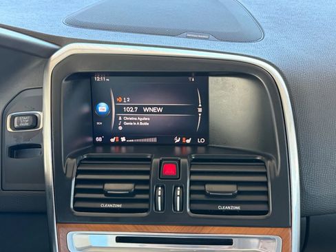 Used 2017 Volvo XC60 T6 Inscription w/ Advanced Package image 21