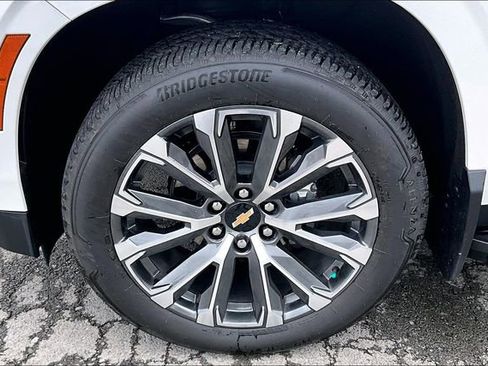 Used 2025 Chevrolet Tahoe High Country image 35